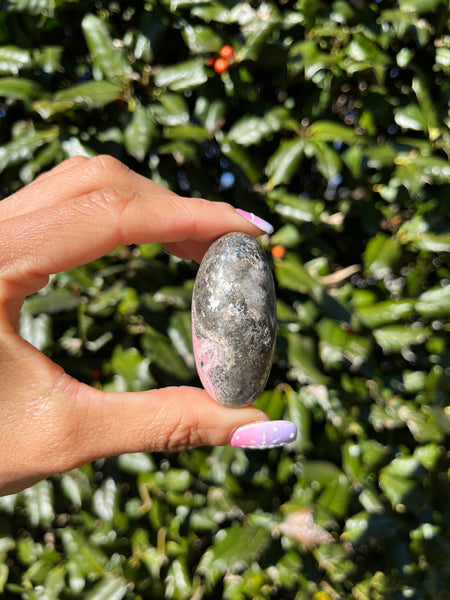 Rhodonite Shiva